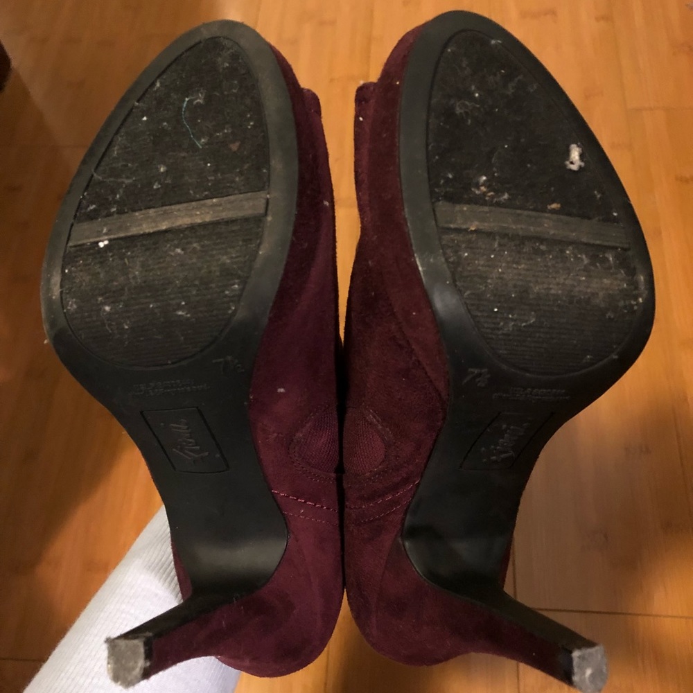 Heels - Picture 2 of 2